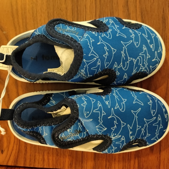 **** NWOT Boys Toddler Casual Summer Sandals (7) - Picture 2 of 4